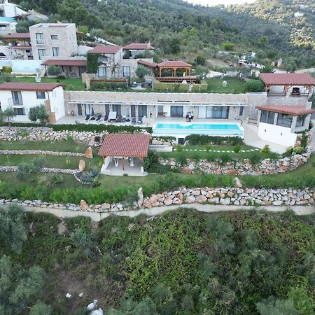 Sky Sea Resort & Villas 梅加利阿莫斯 外观 照片