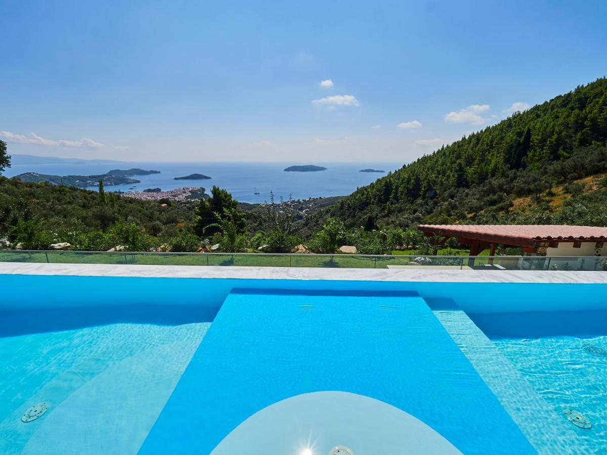 Sky Sea Resort & Villas 梅加利阿莫斯 外观 照片