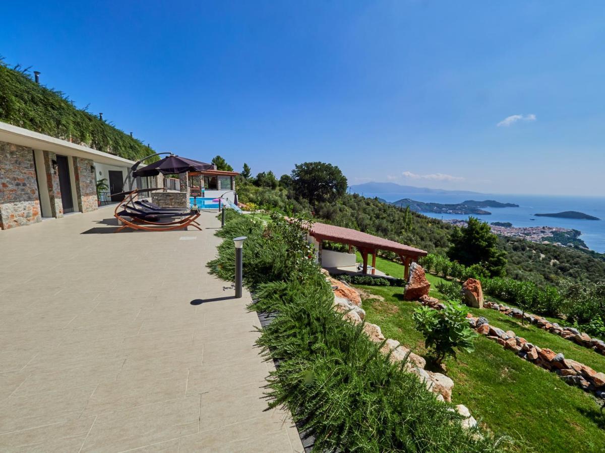 Sky Sea Resort & Villas 梅加利阿莫斯 外观 照片