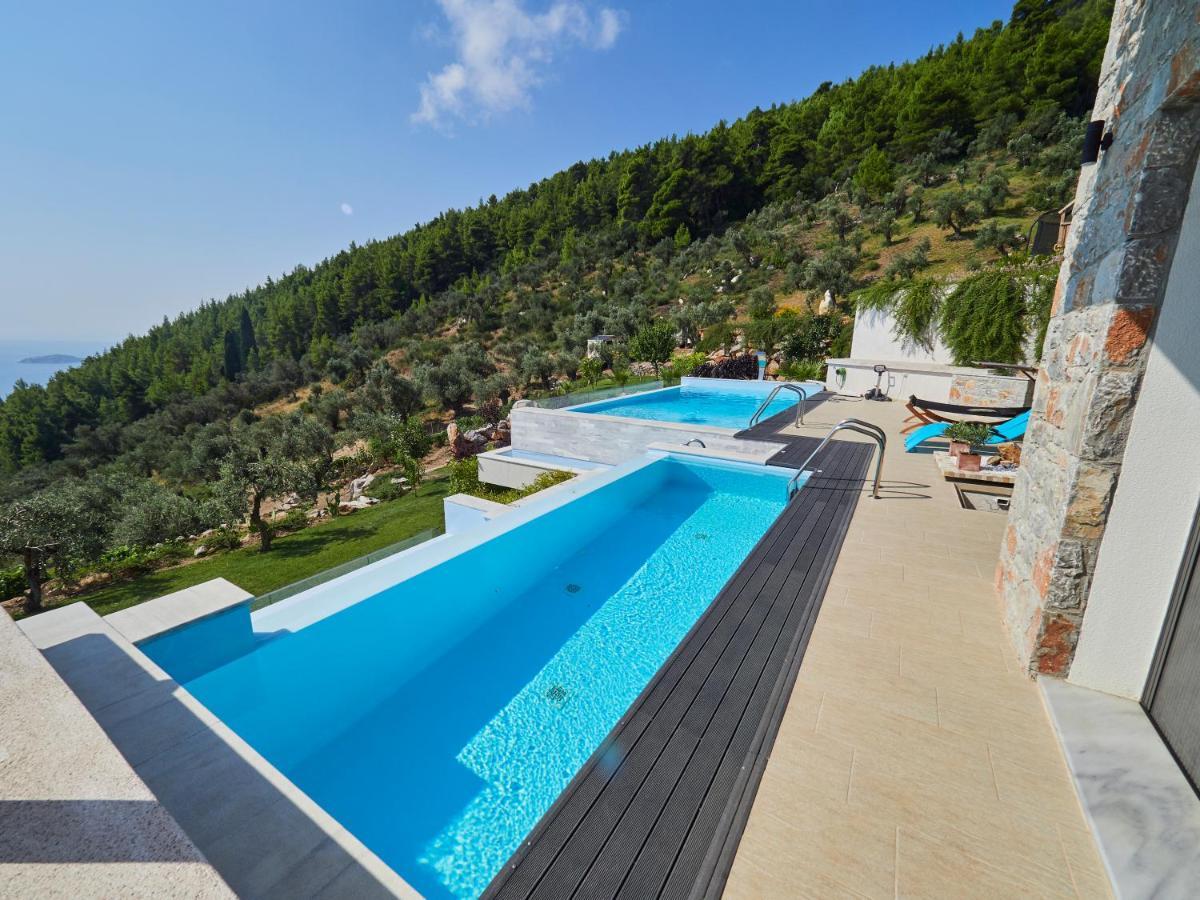 Sky Sea Resort & Villas 梅加利阿莫斯 外观 照片