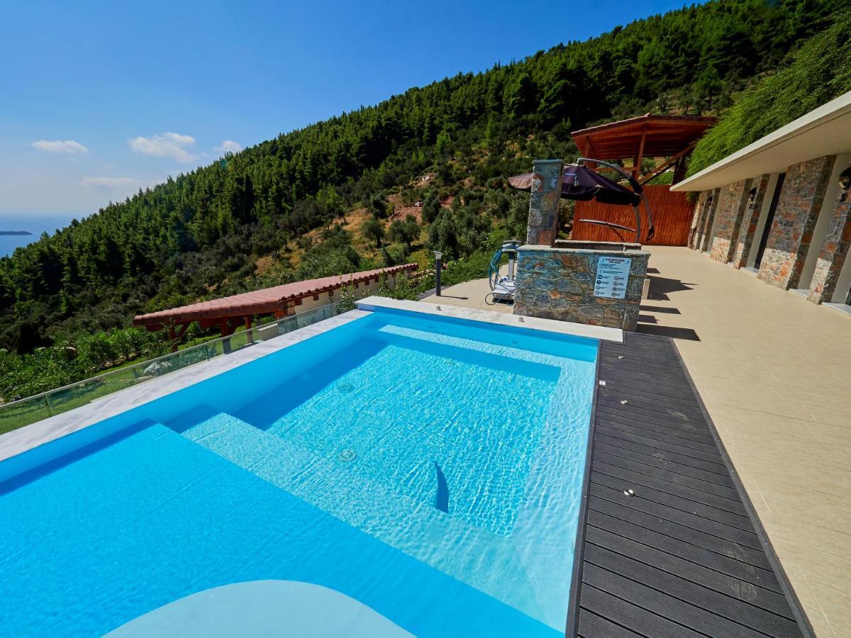 Sky Sea Resort & Villas 梅加利阿莫斯 外观 照片