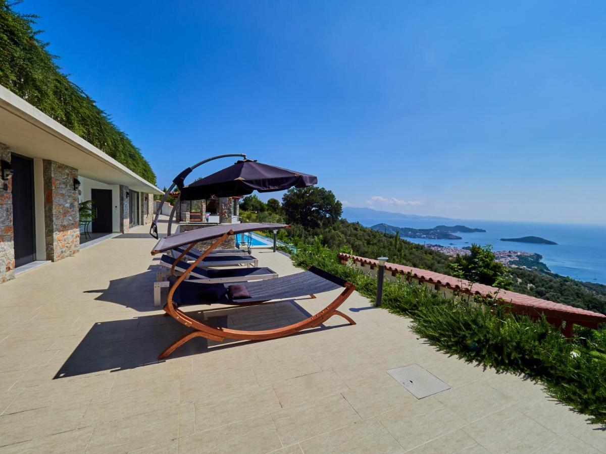 Sky Sea Resort & Villas 梅加利阿莫斯 外观 照片