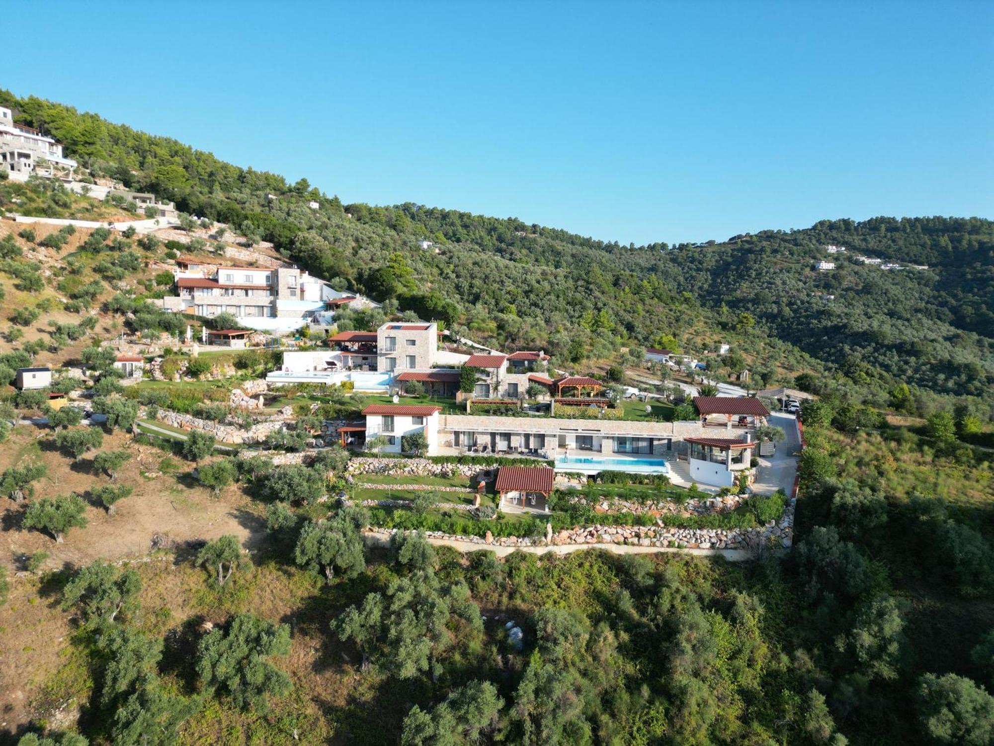 Sky Sea Resort & Villas 梅加利阿莫斯 外观 照片