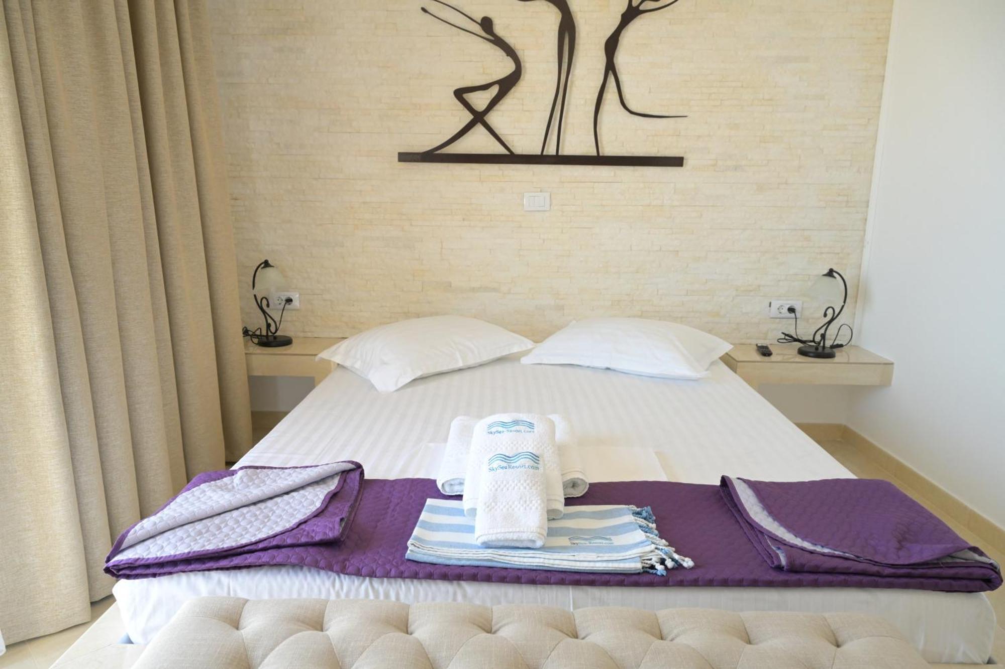 Sky Sea Resort & Villas 梅加利阿莫斯 外观 照片