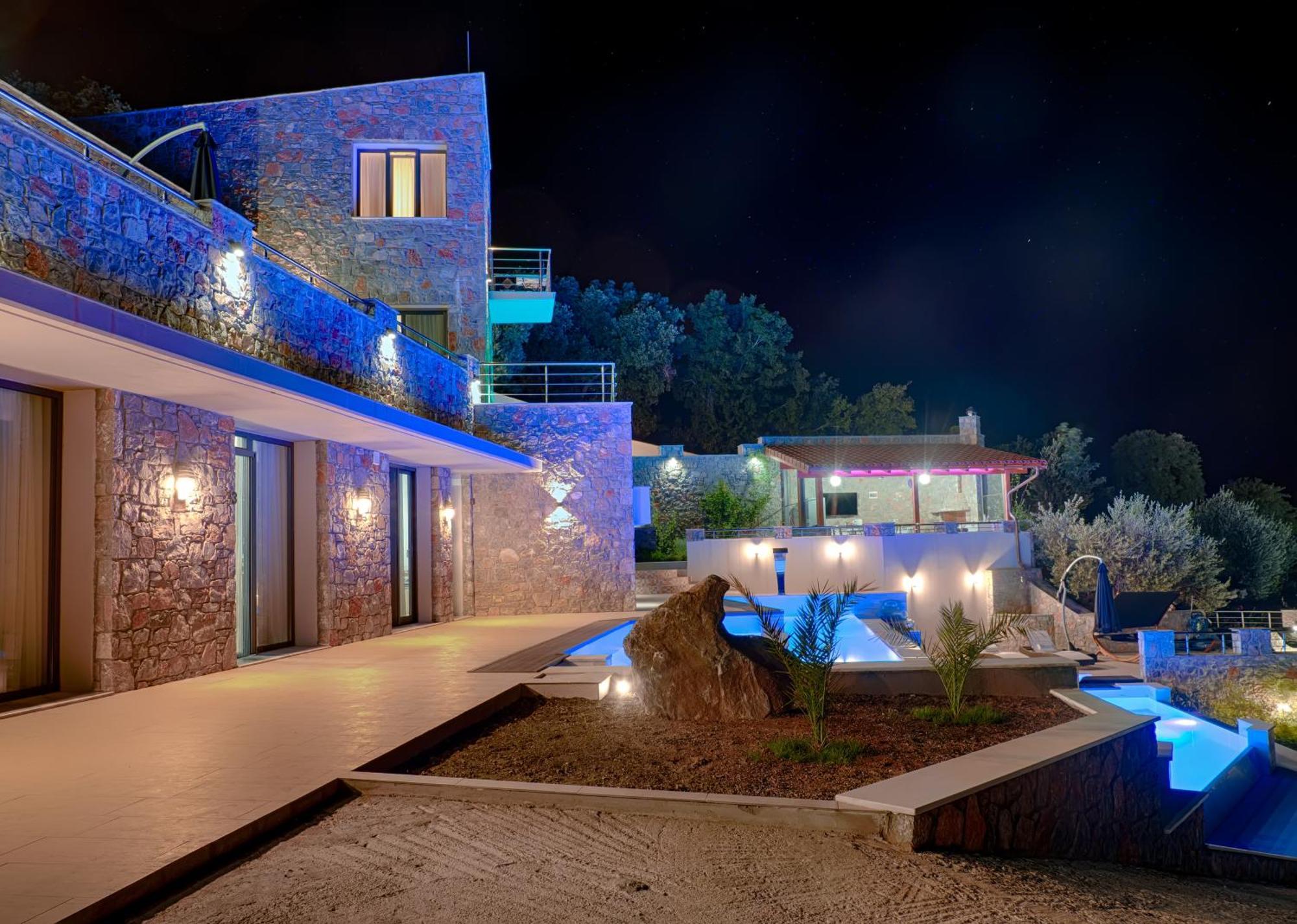 Sky Sea Resort & Villas 梅加利阿莫斯 外观 照片