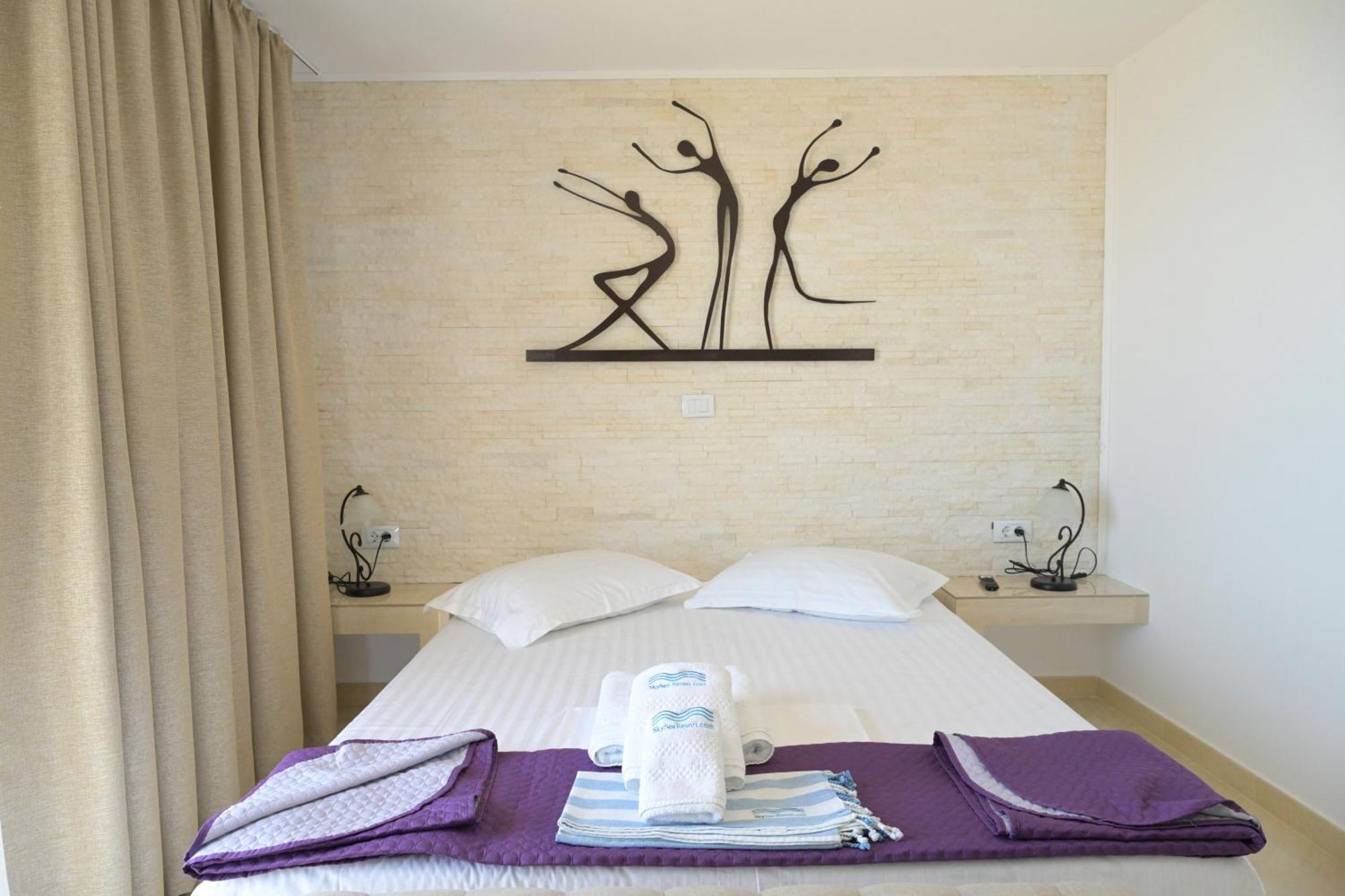 Sky Sea Resort & Villas 梅加利阿莫斯 外观 照片