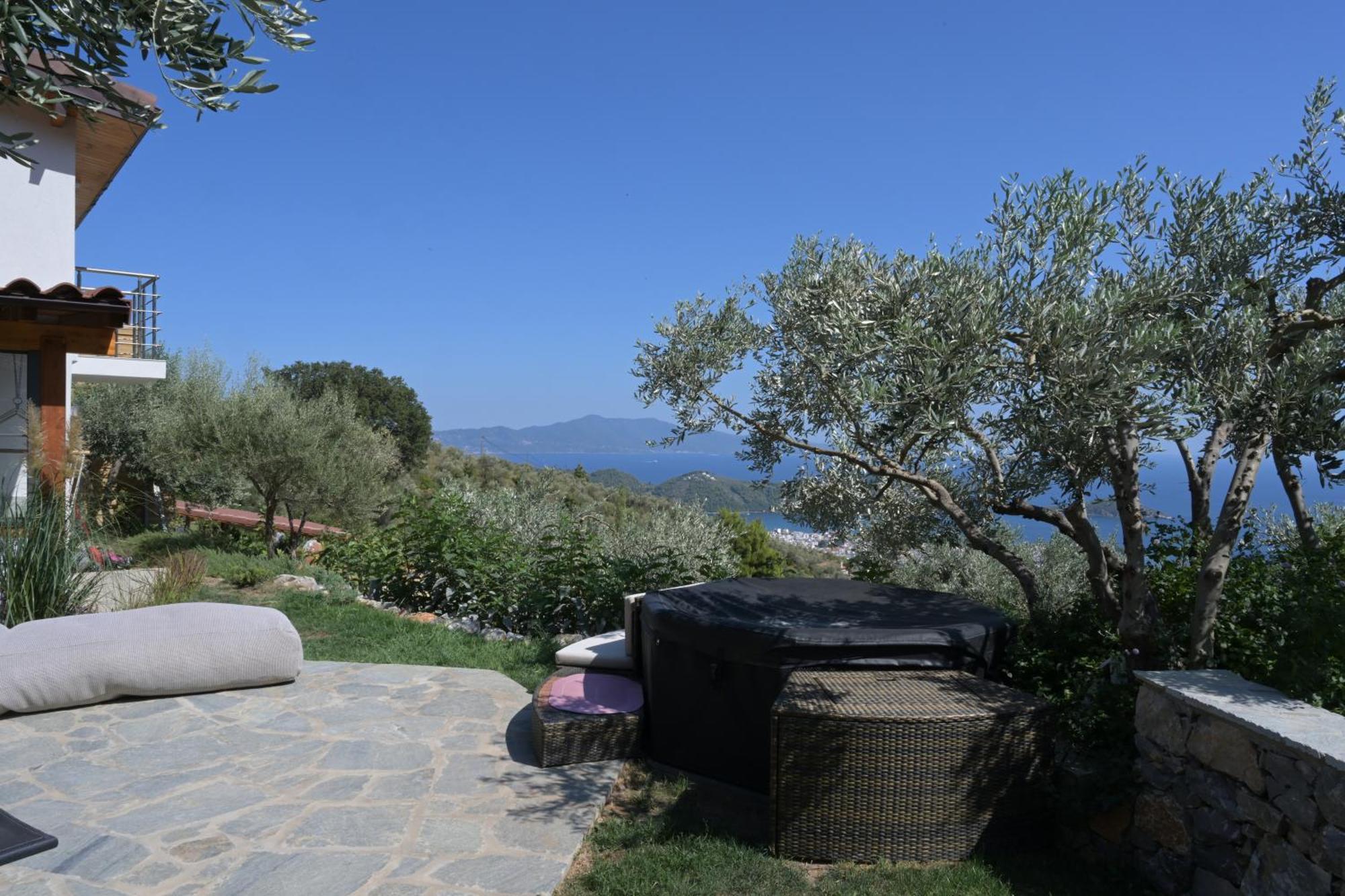 Sky Sea Resort & Villas 梅加利阿莫斯 外观 照片