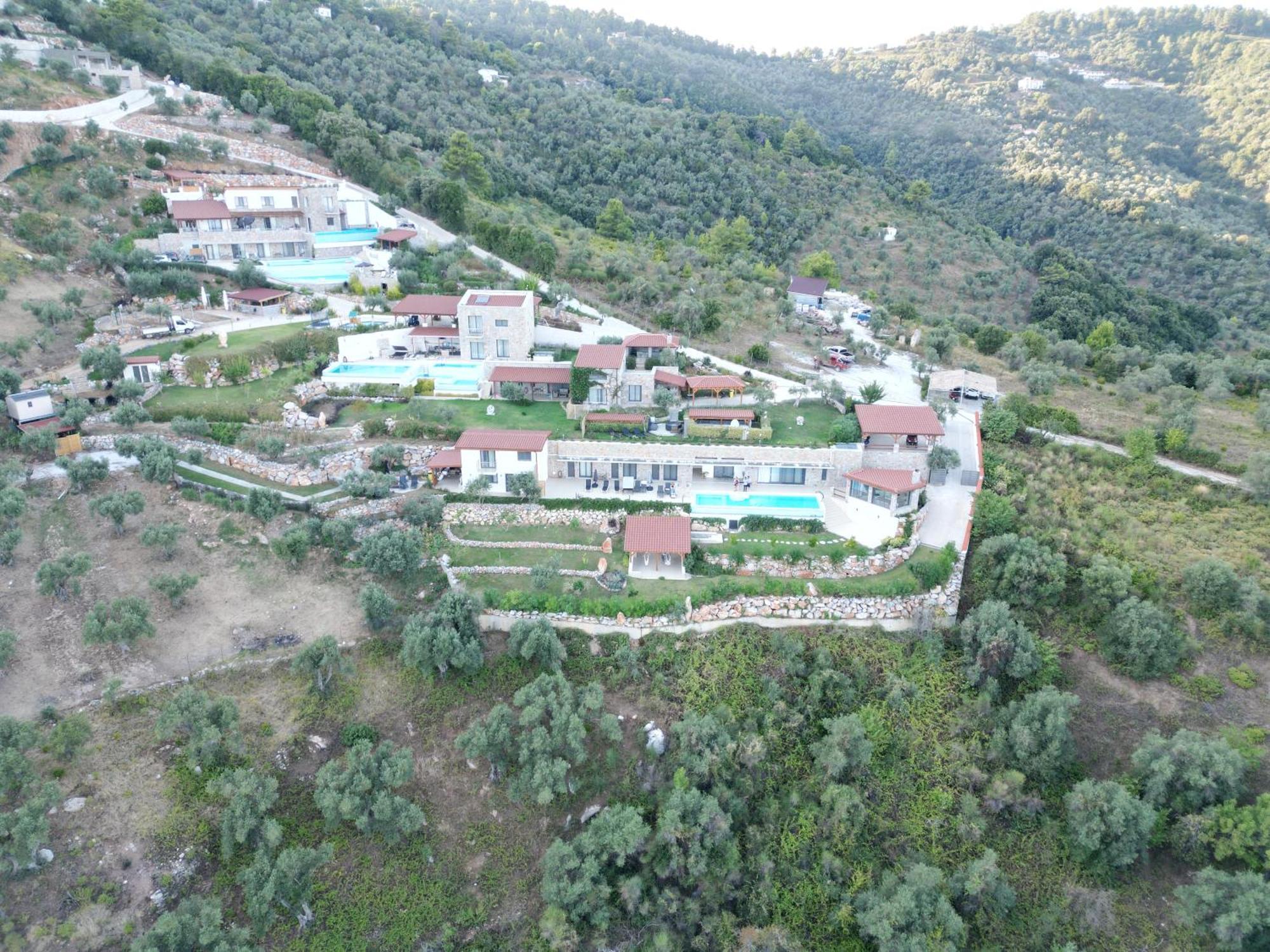 Sky Sea Resort & Villas 梅加利阿莫斯 外观 照片