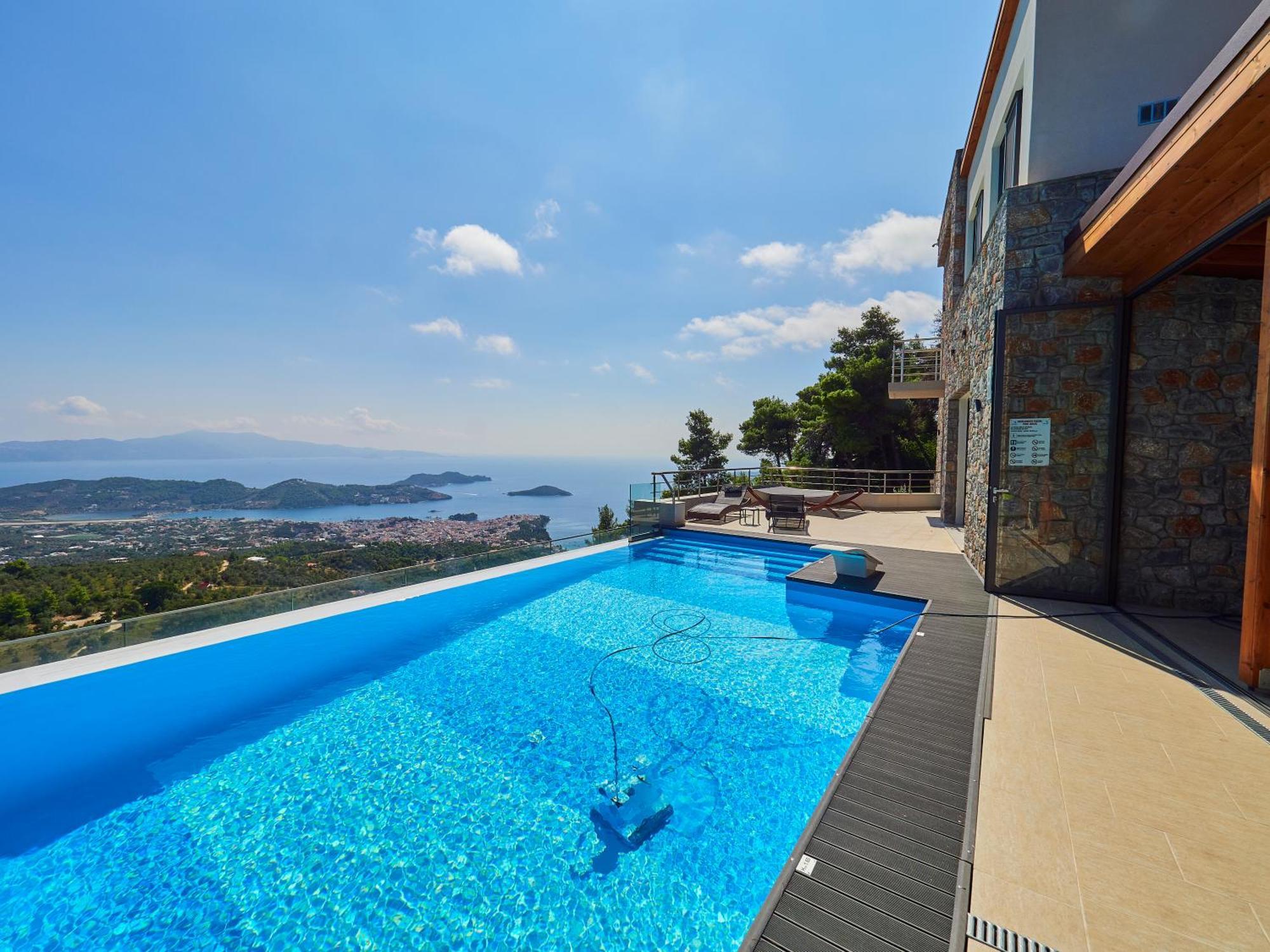 Sky Sea Resort & Villas 梅加利阿莫斯 外观 照片